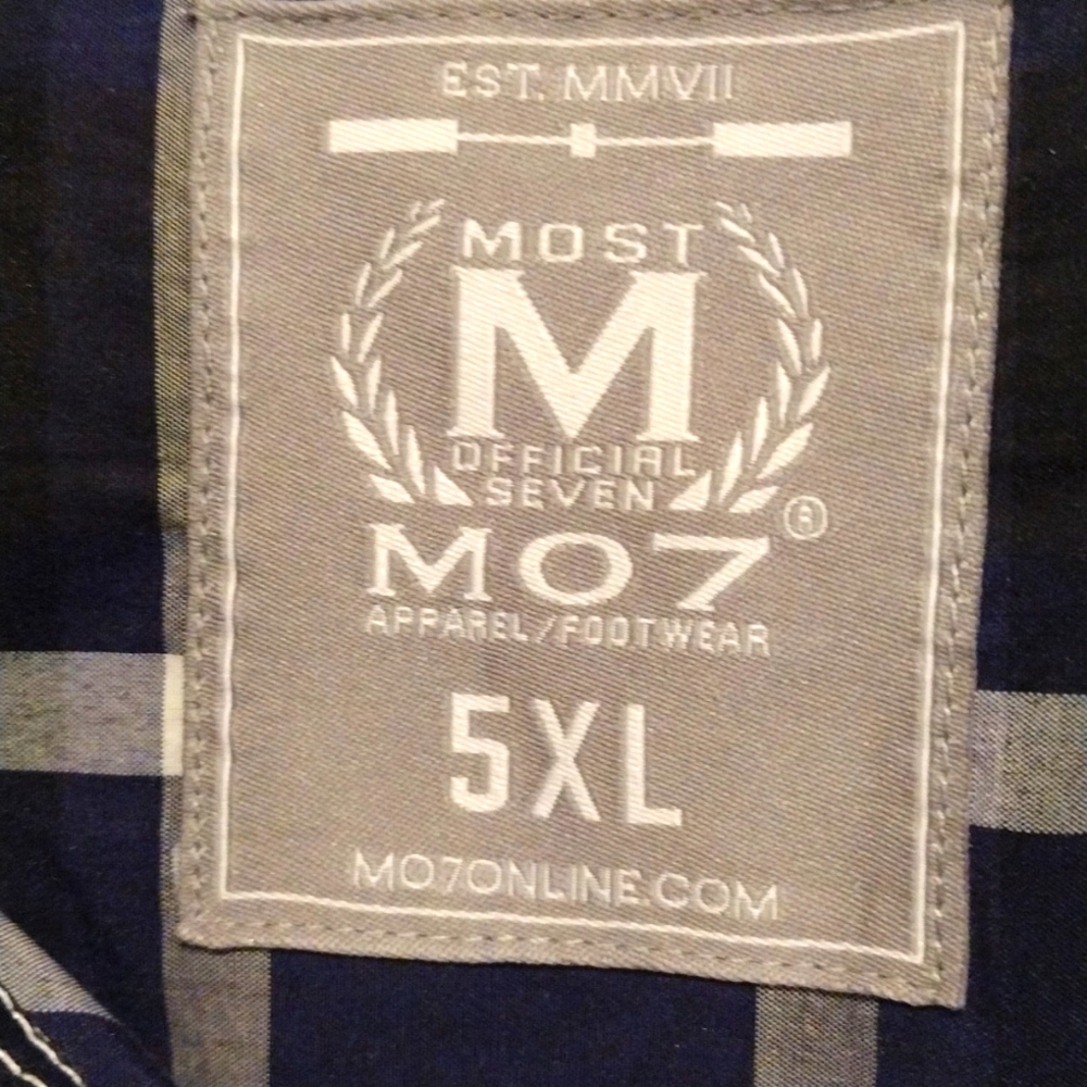 MO7 Men apparel top